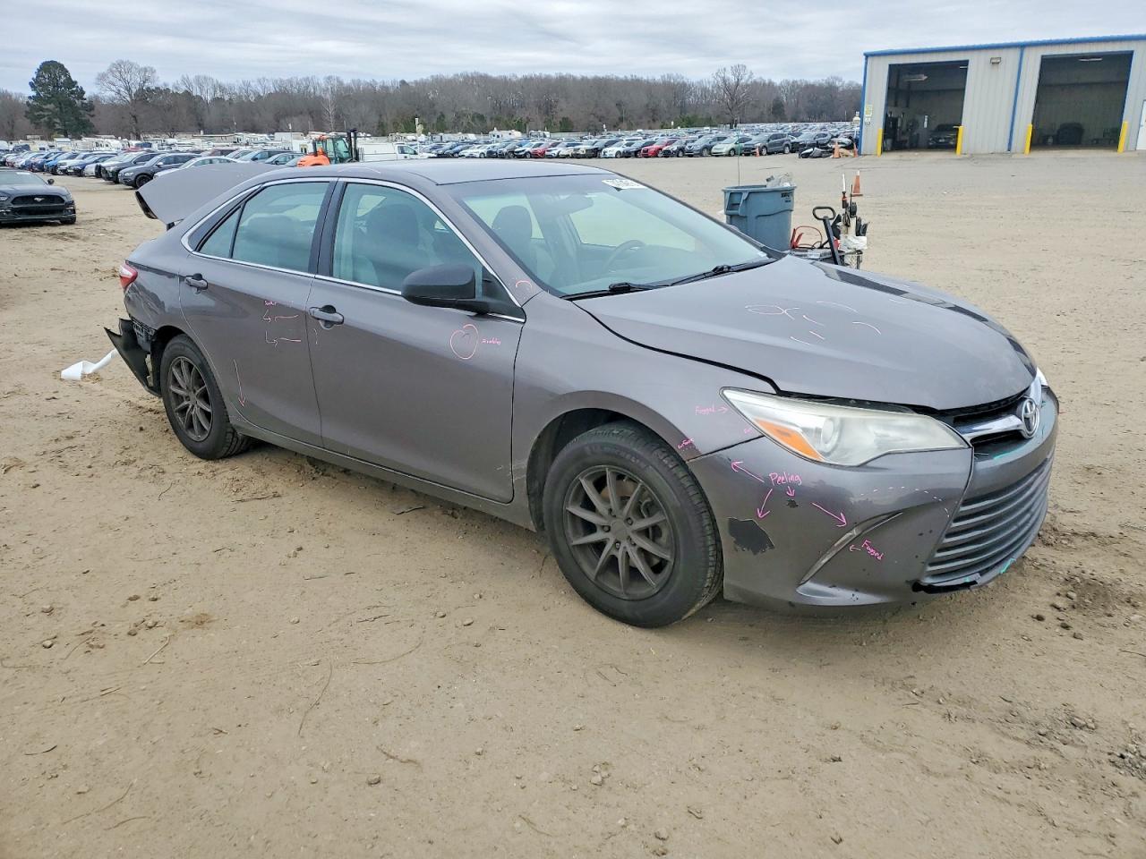 2017 Toyota Camry Le - Фото 4