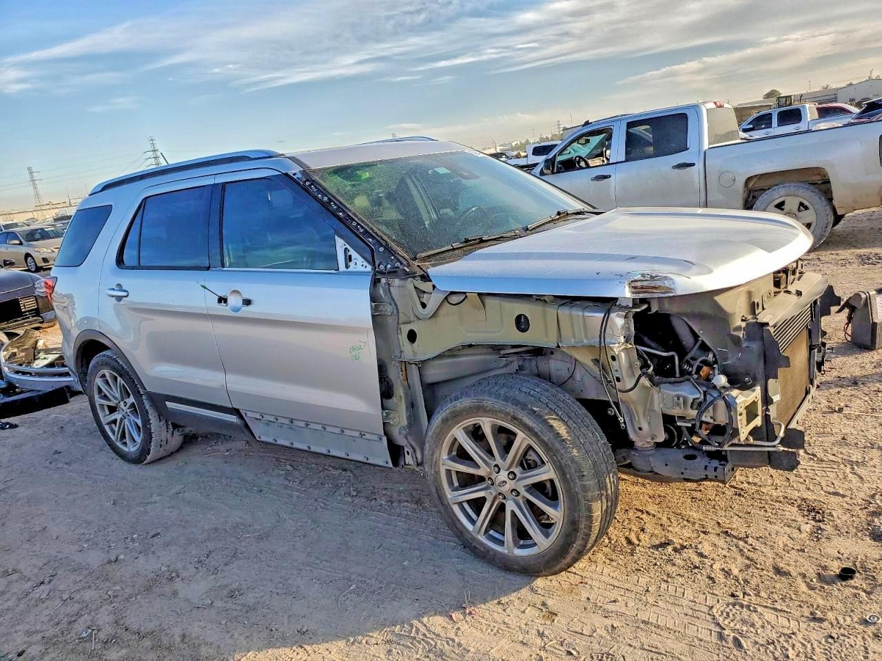 2018 Ford Explorer Platinum - Image 4