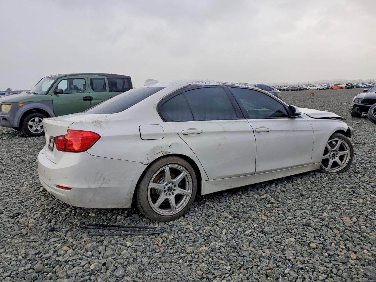 2015 BMW 320 I xDrive - Фото 3