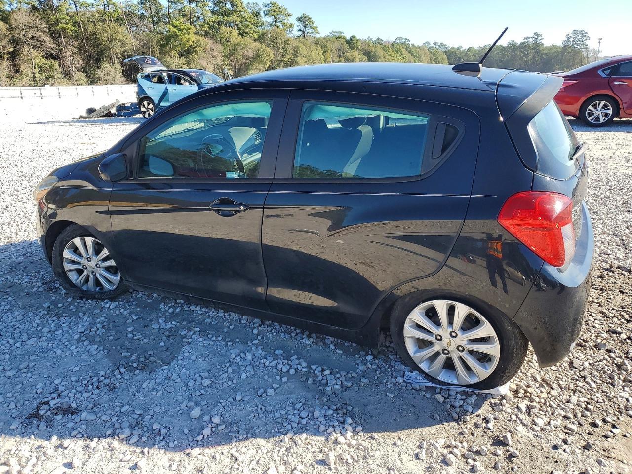 2017 Chevrolet Spark 1Lt - Фото 2