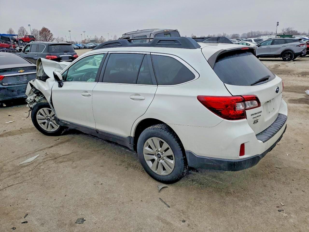 2017 Subaru Outback 2.5I Premium - Фото 2