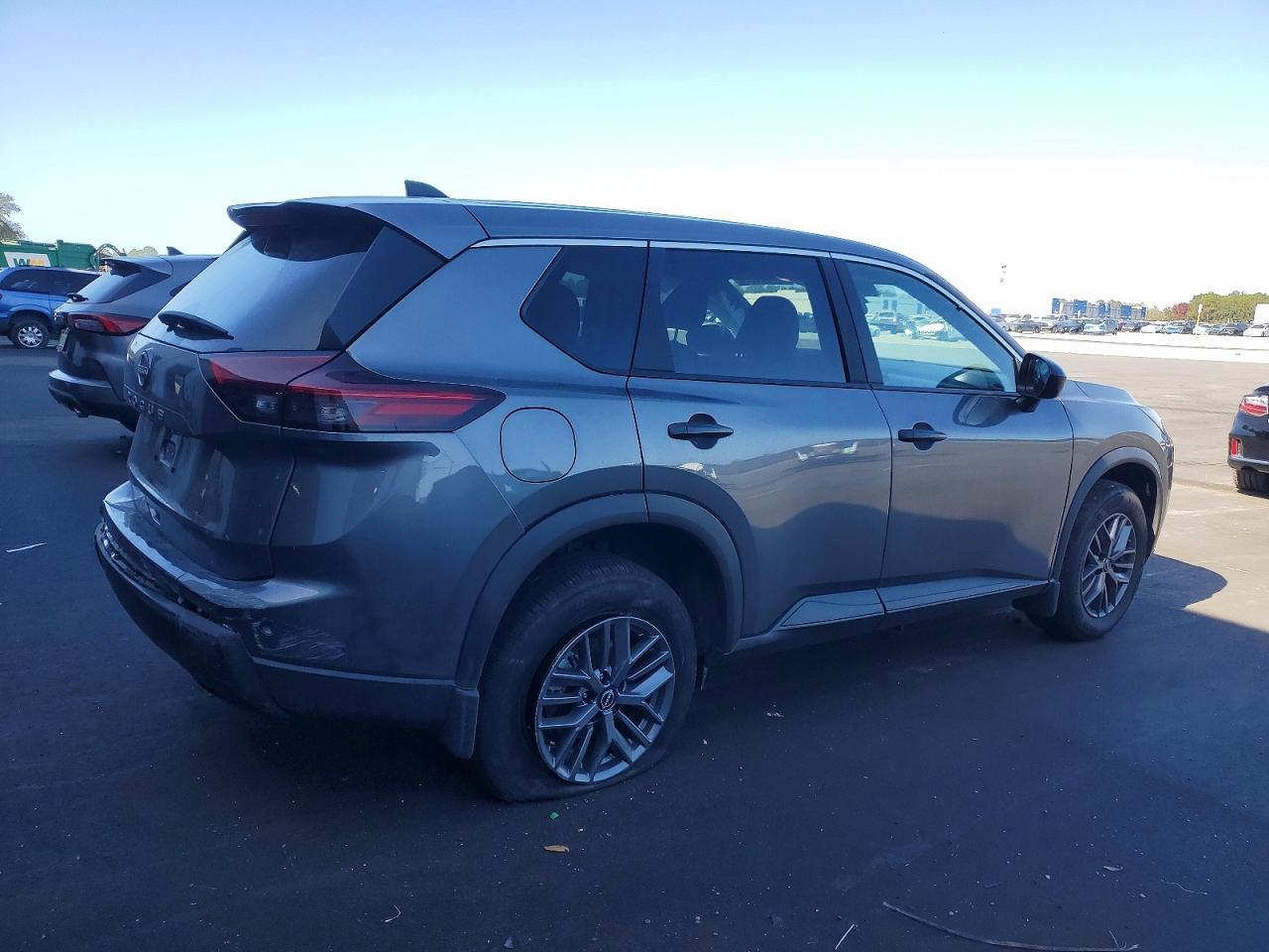 2026 Nissan Rogue S - Фото 3