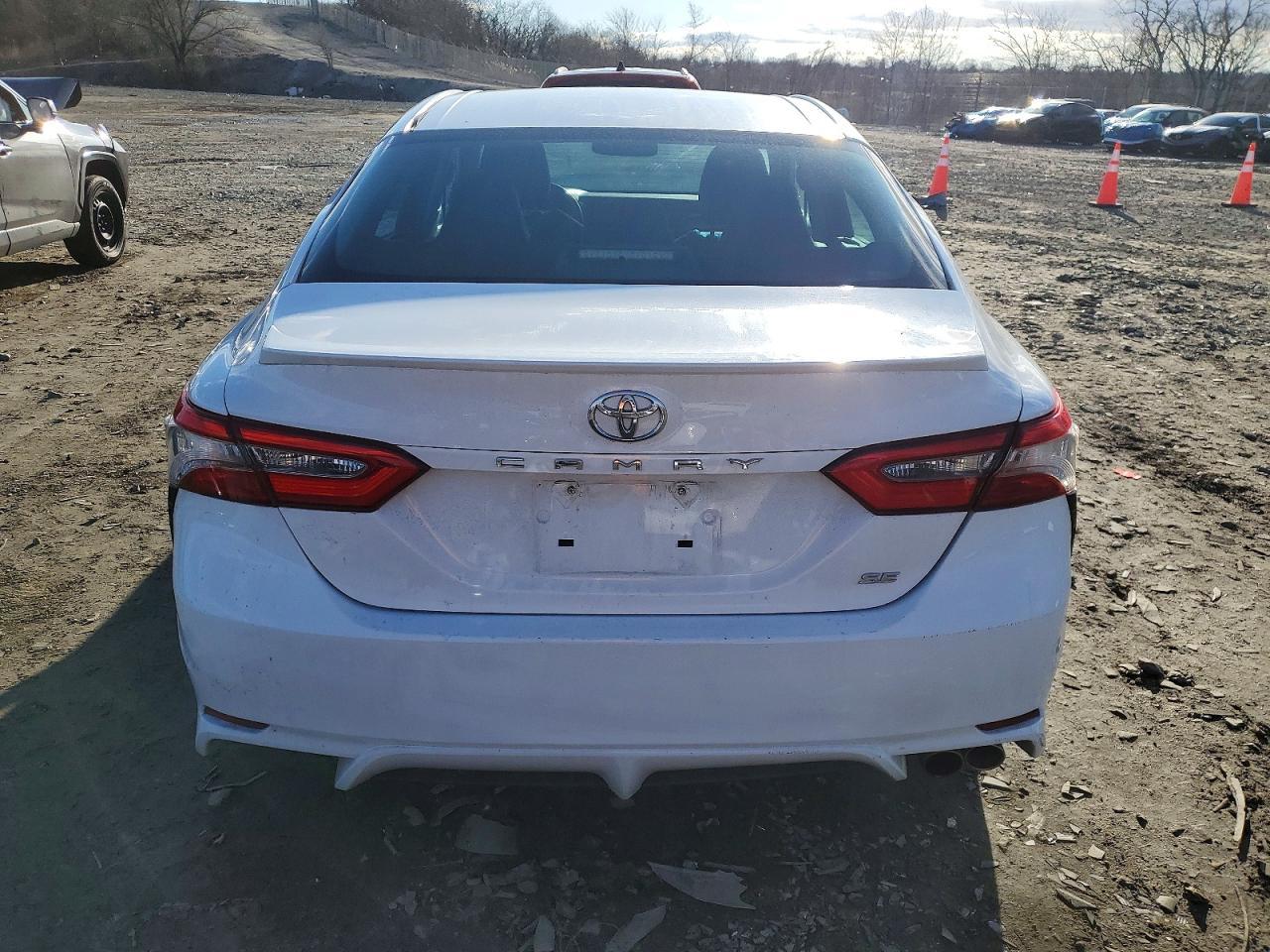 2018 Toyota Camry L - Фото 6