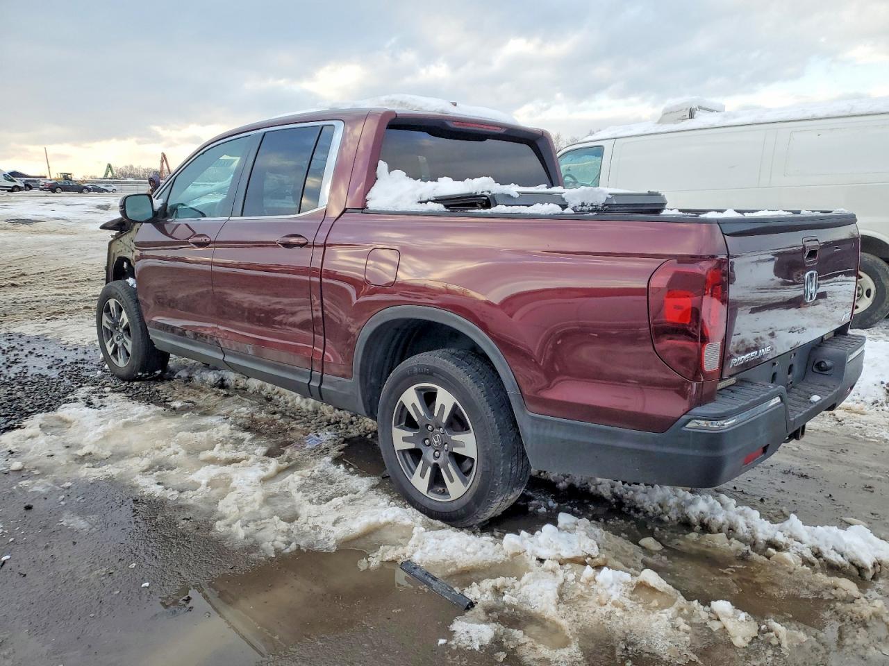2017 Honda Ridgeline Rtl - Image 2