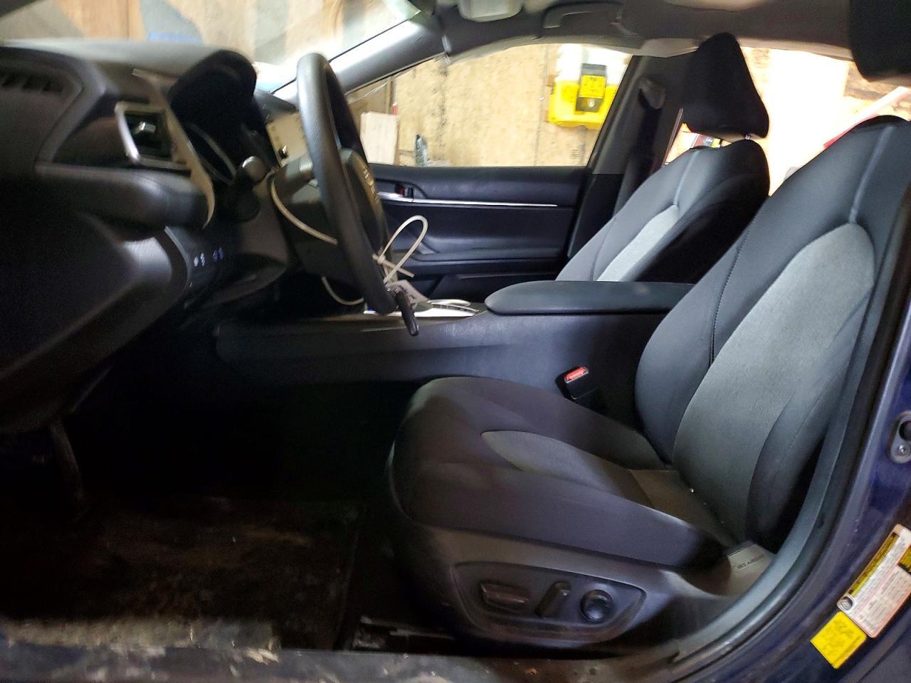 2021 Toyota Camry Le - Фото 7