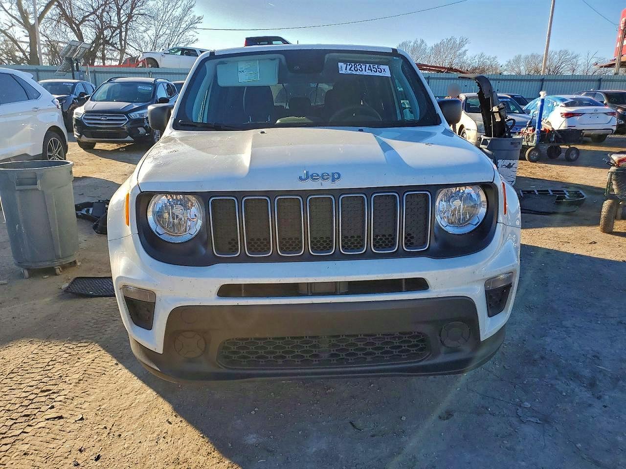 2023 Jeep Renegade Latitude - Фото 5