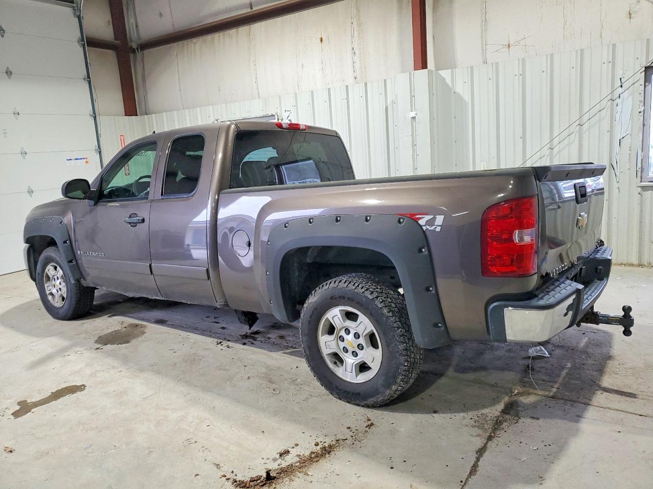 2008 Chevrolet Silverado K1500 - Image 2