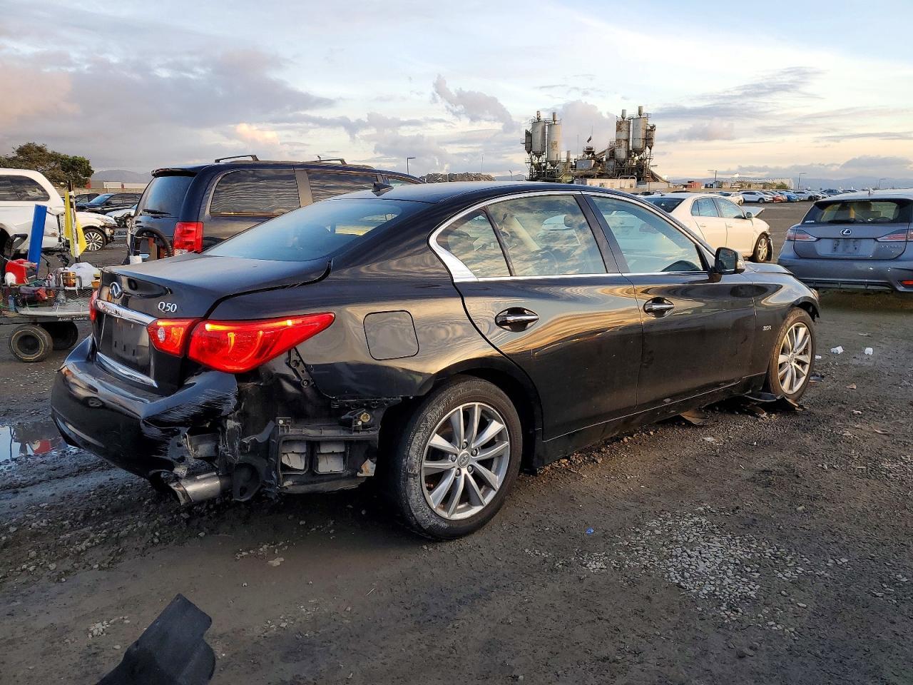 2017 Infiniti Q50 3.0T Premium - Фото 3