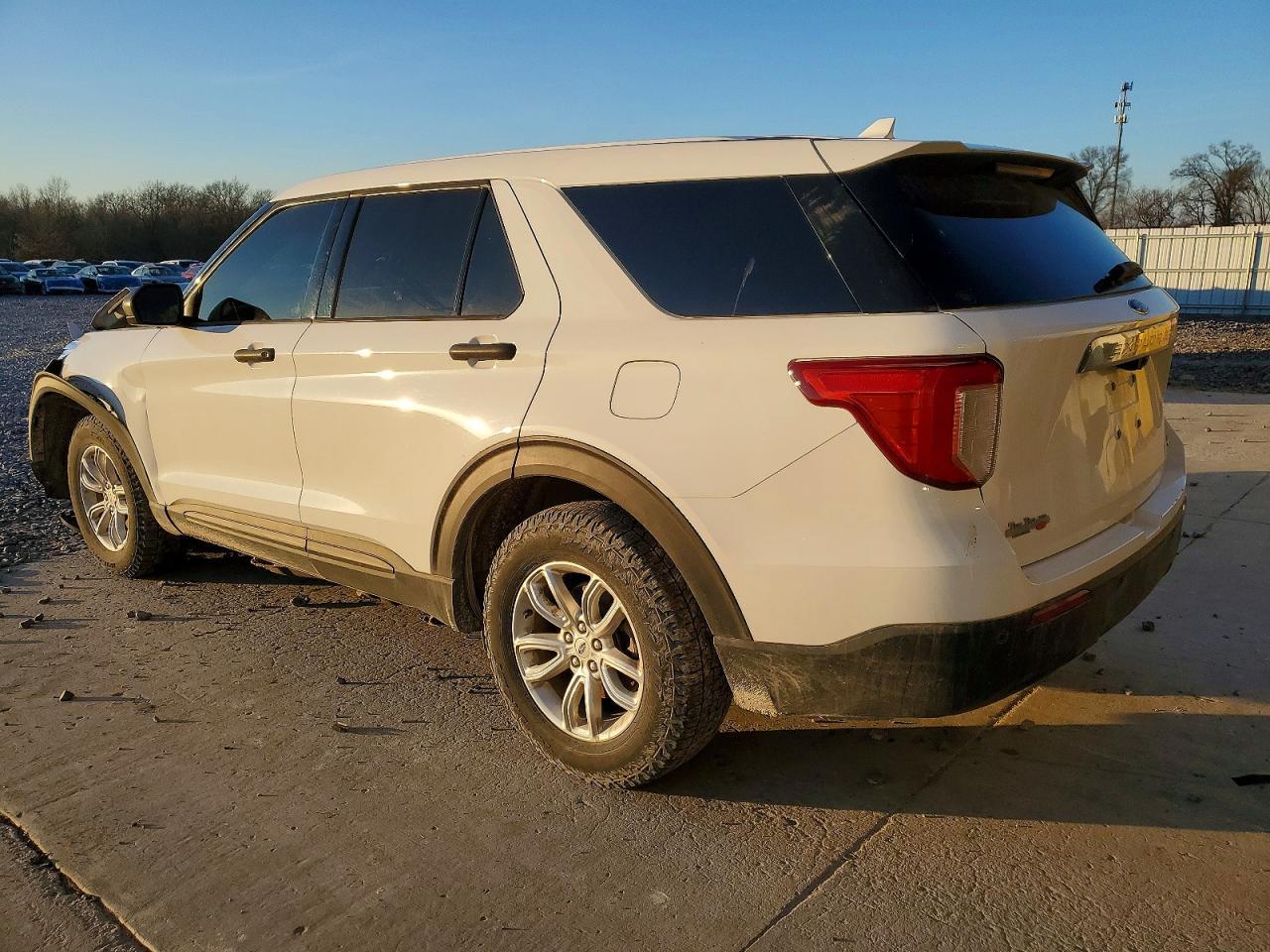 2020 Ford Explorer - Фото 2