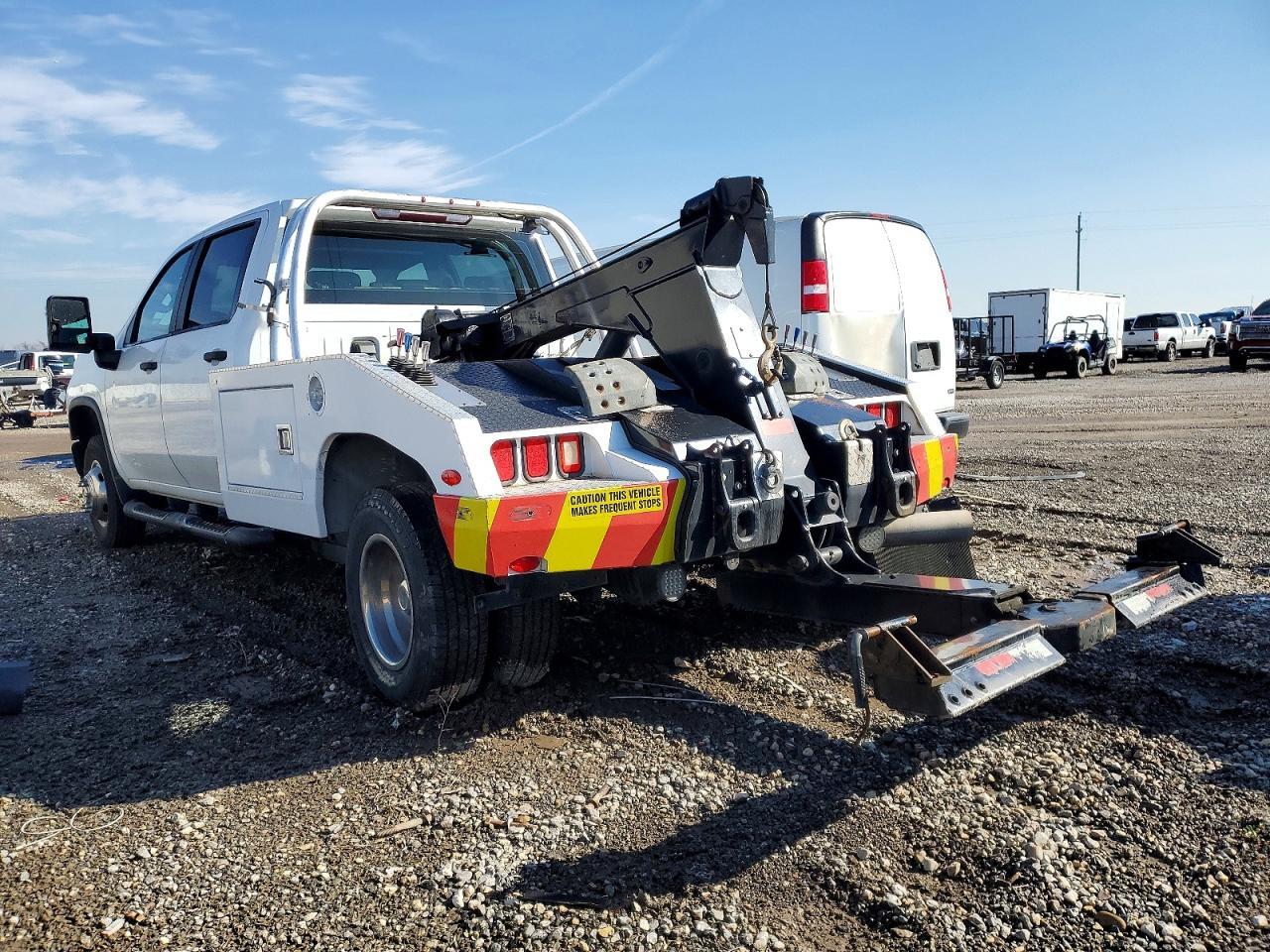 2021 Chevrolet Silverado C3500 - Фото 3