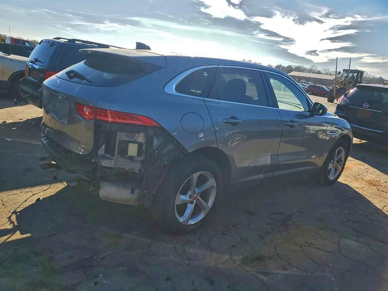 2020 Jaguar F-Pace Premium - Фото 3
