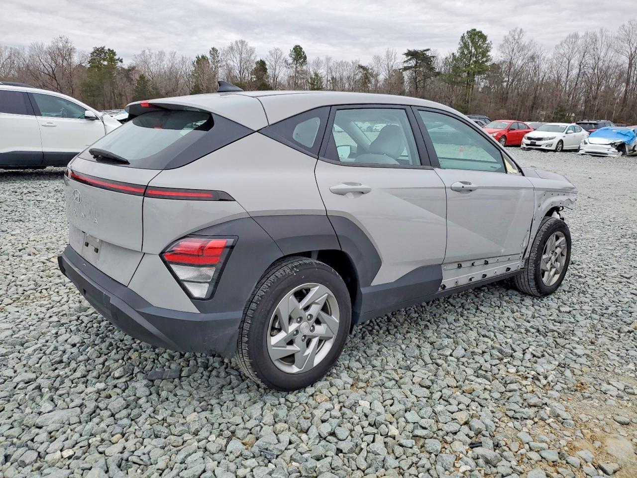2024 Hyundai Kona Se - Image 3