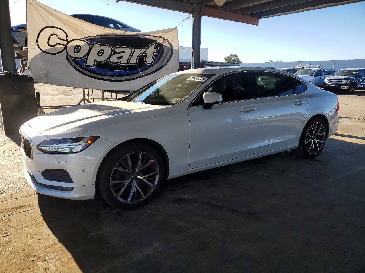 2018 Volvo S90 T5 Momentum
