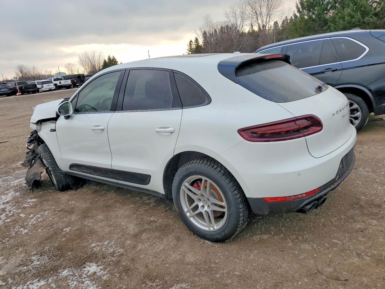 2018 Porsche Macan - Image 2