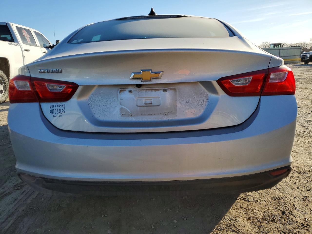 2017 Chevrolet Malibu Ls - Image 6