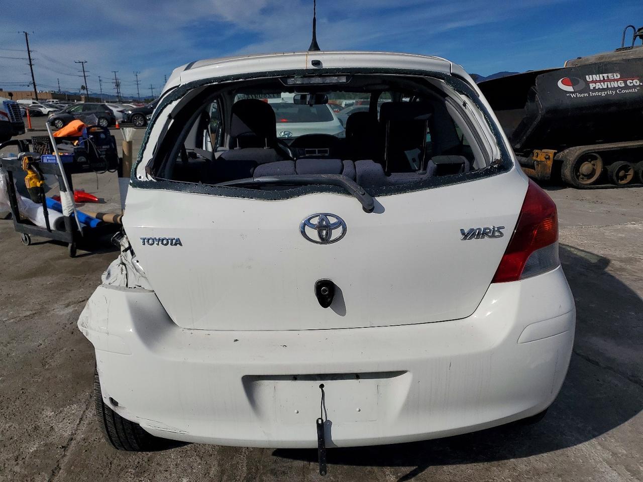 2010 Toyota Yaris - Фото 6