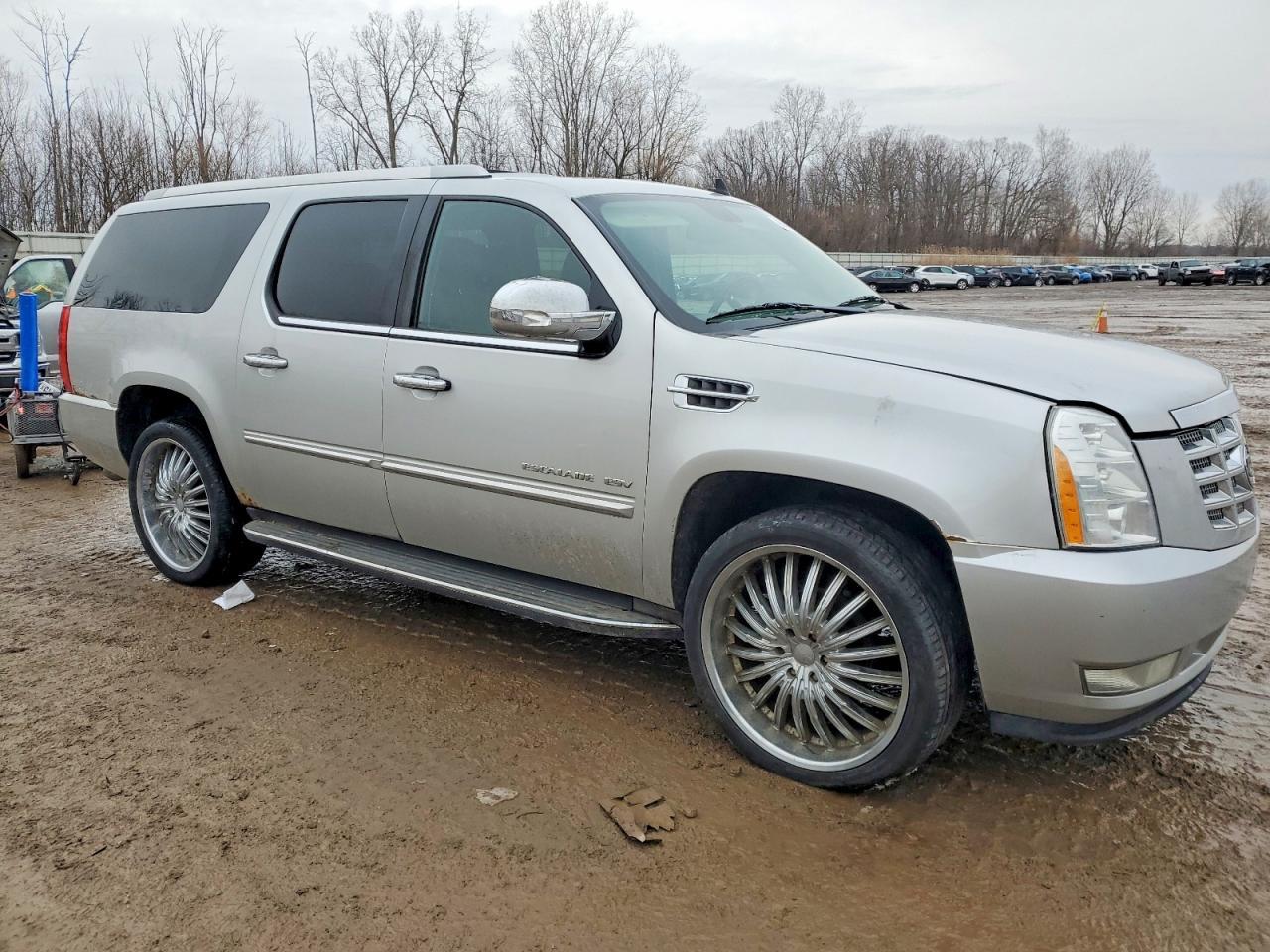 2011 Cadillac Escalade Esv Luxury - Image 4