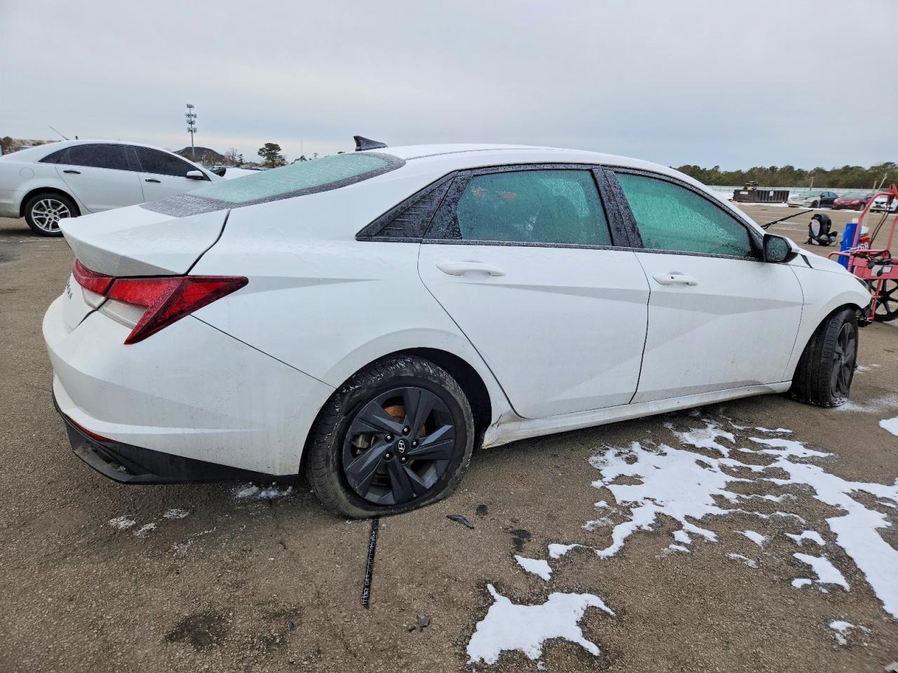 2023 Hyundai Elantra Sel - Image 3