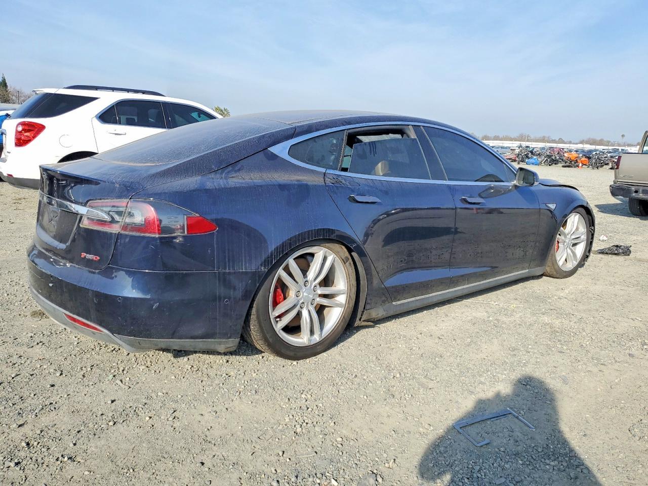 2015 Tesla Model S 85D - Фото 3