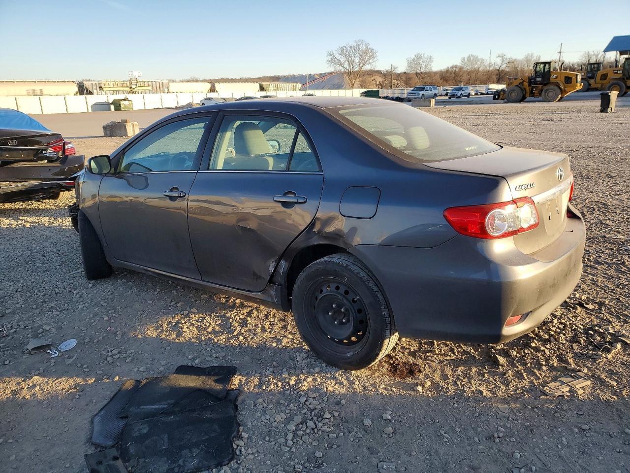 2013 Toyota Corolla Le - Фото 2