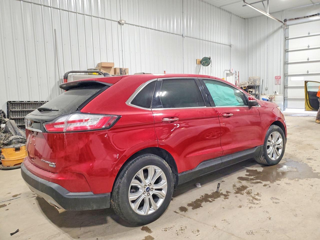 2020 Ford Edge Titanium - Image 3