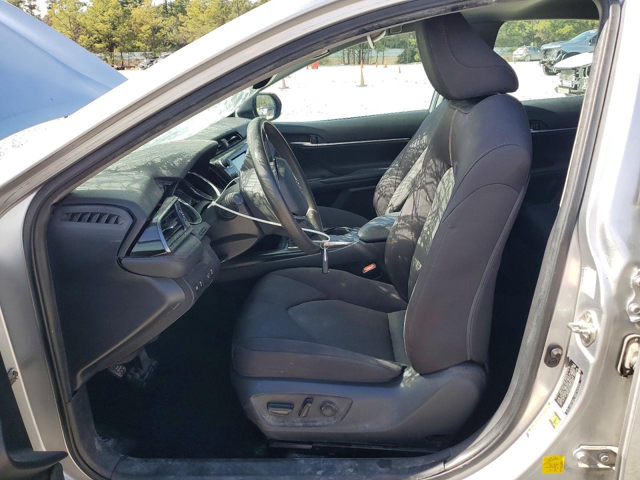 2019 Toyota Camry Le - Фото 7