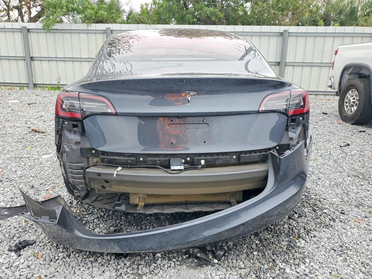 2018 Tesla Model 3 - Фото 6