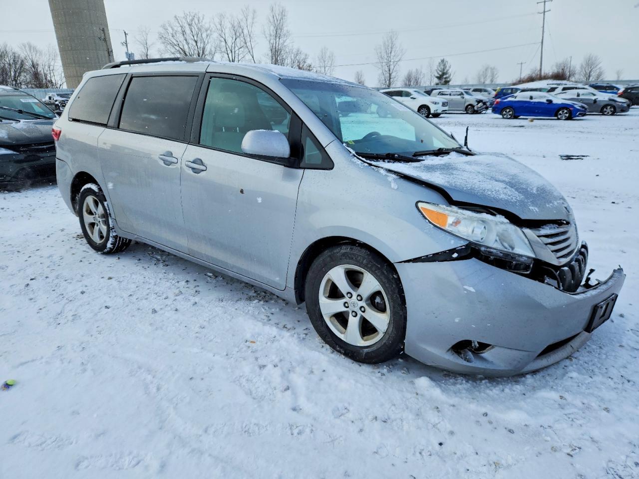 2015 Toyota Sienna Le - Image 4