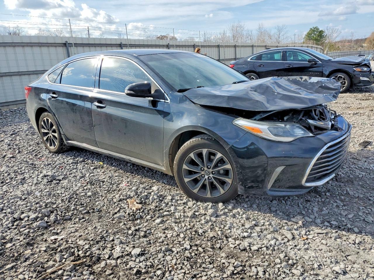 2016 Toyota Avalon Xle - Image 4