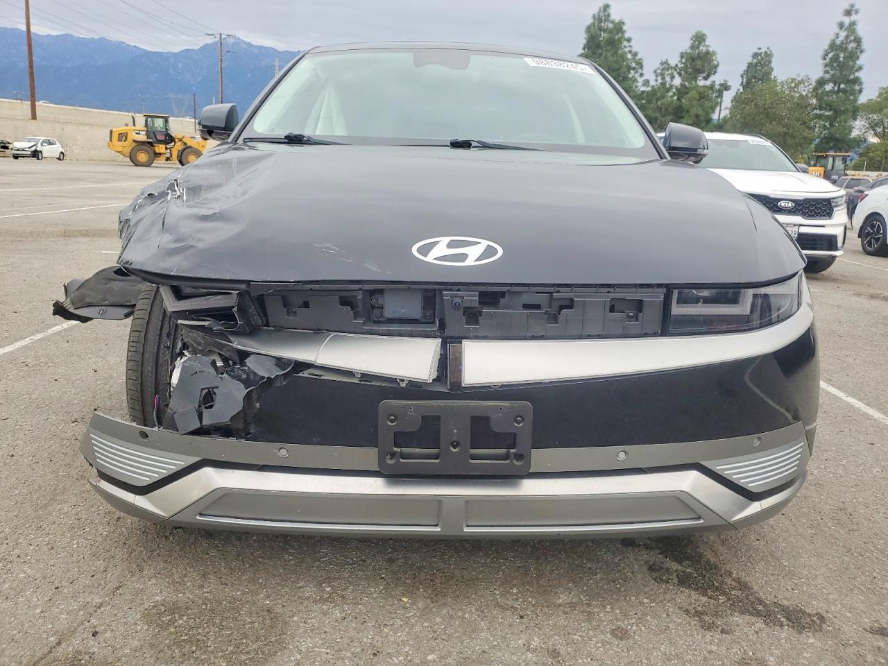2023 Hyundai Ioniq 5 Limited - Image 5