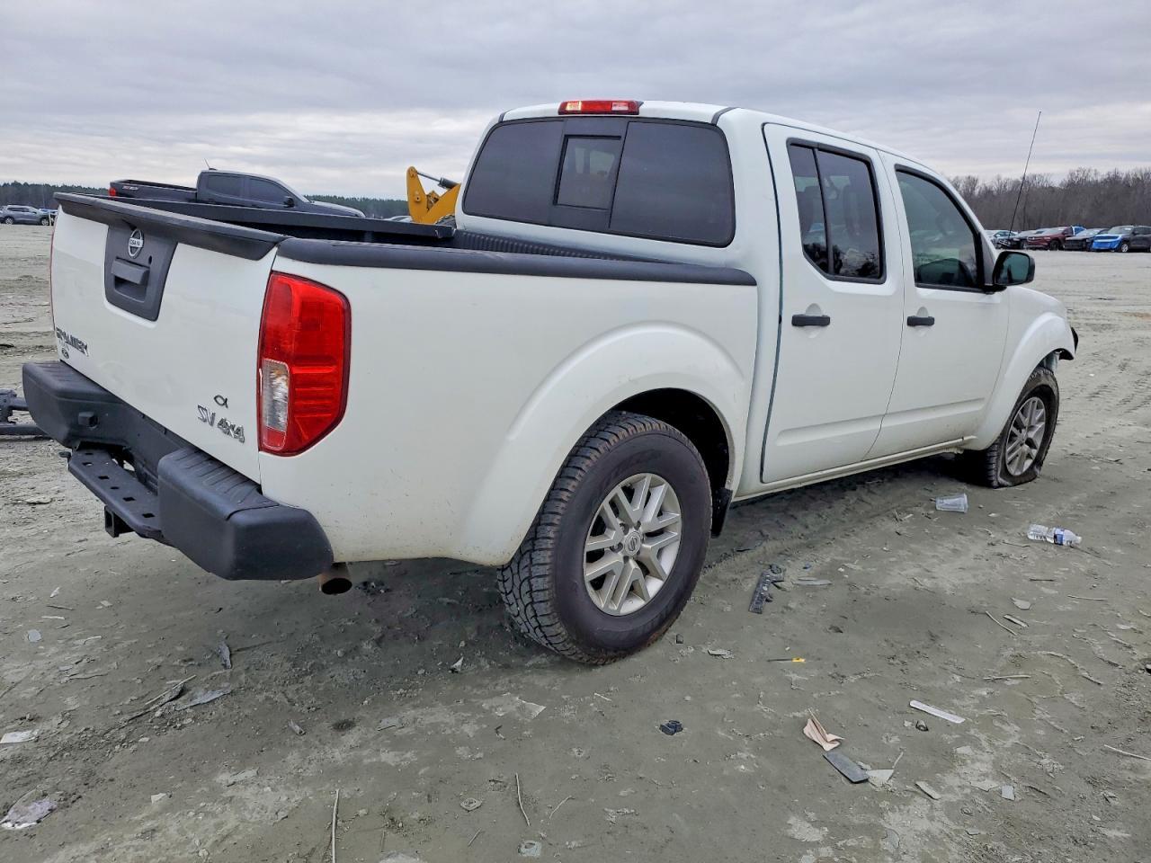 2016 Nissan Frontier S - Фото 3