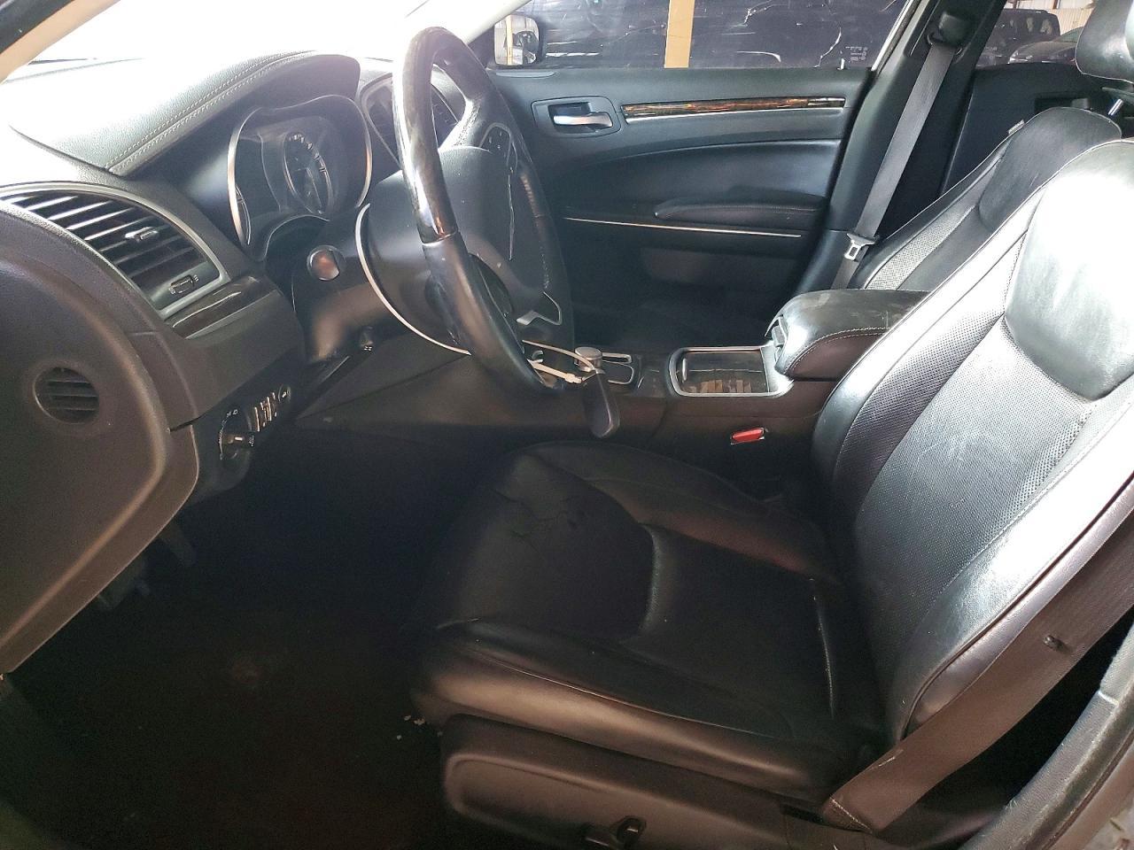 2018 Chrysler 300 Limited - Image 7