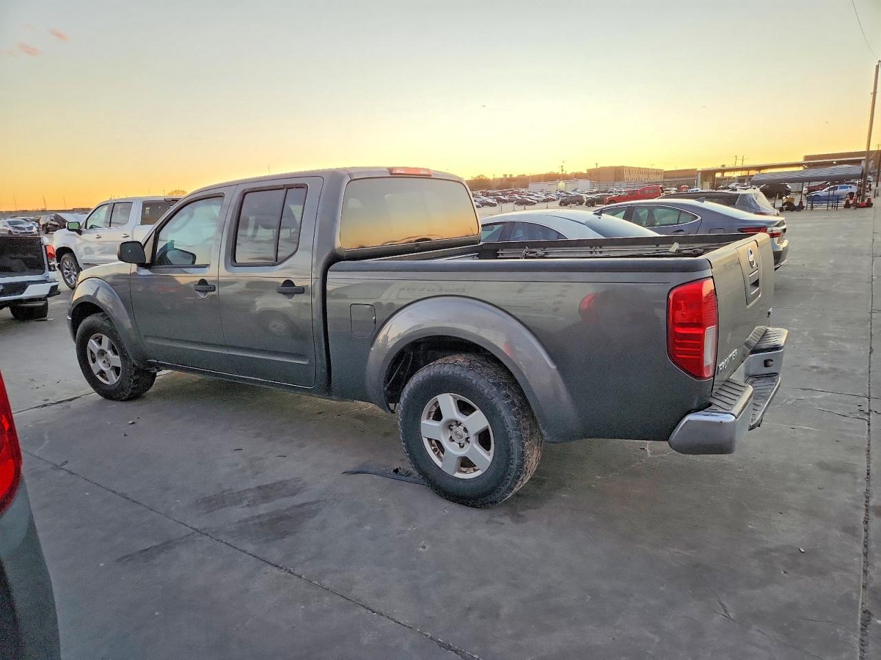 2007 Nissan Frontier Se - Image 2