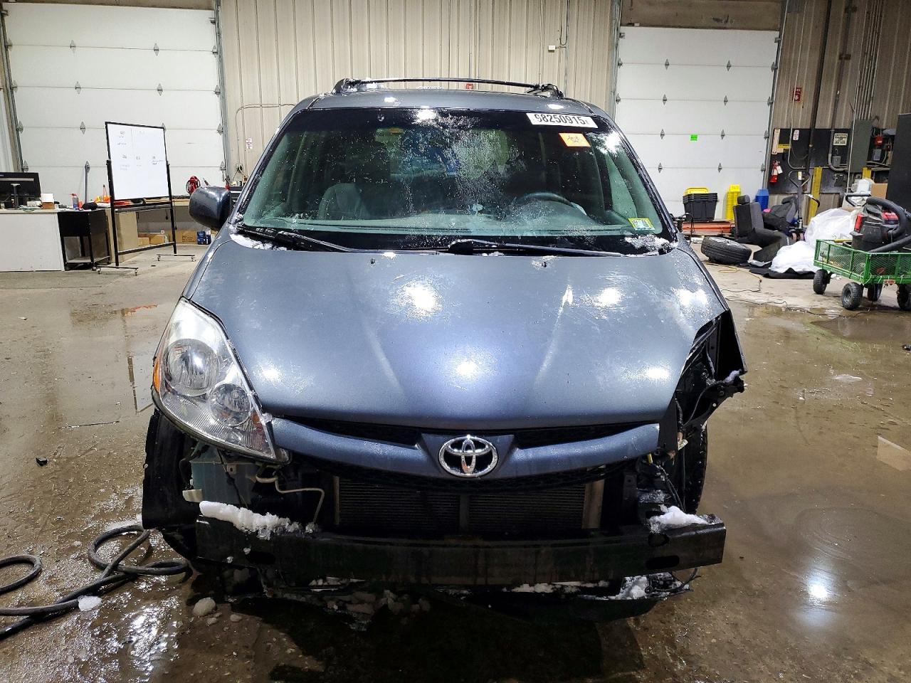 2006 Toyota Sienna Xle 7 Passenger - Image 5