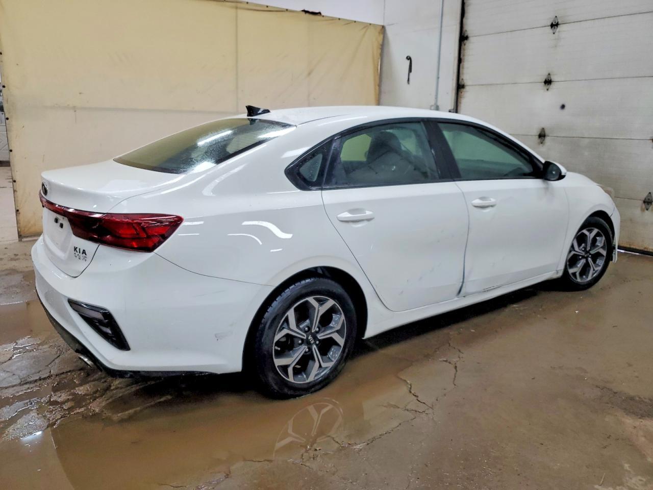 2019 Kia Forte Lxs - Фото 3