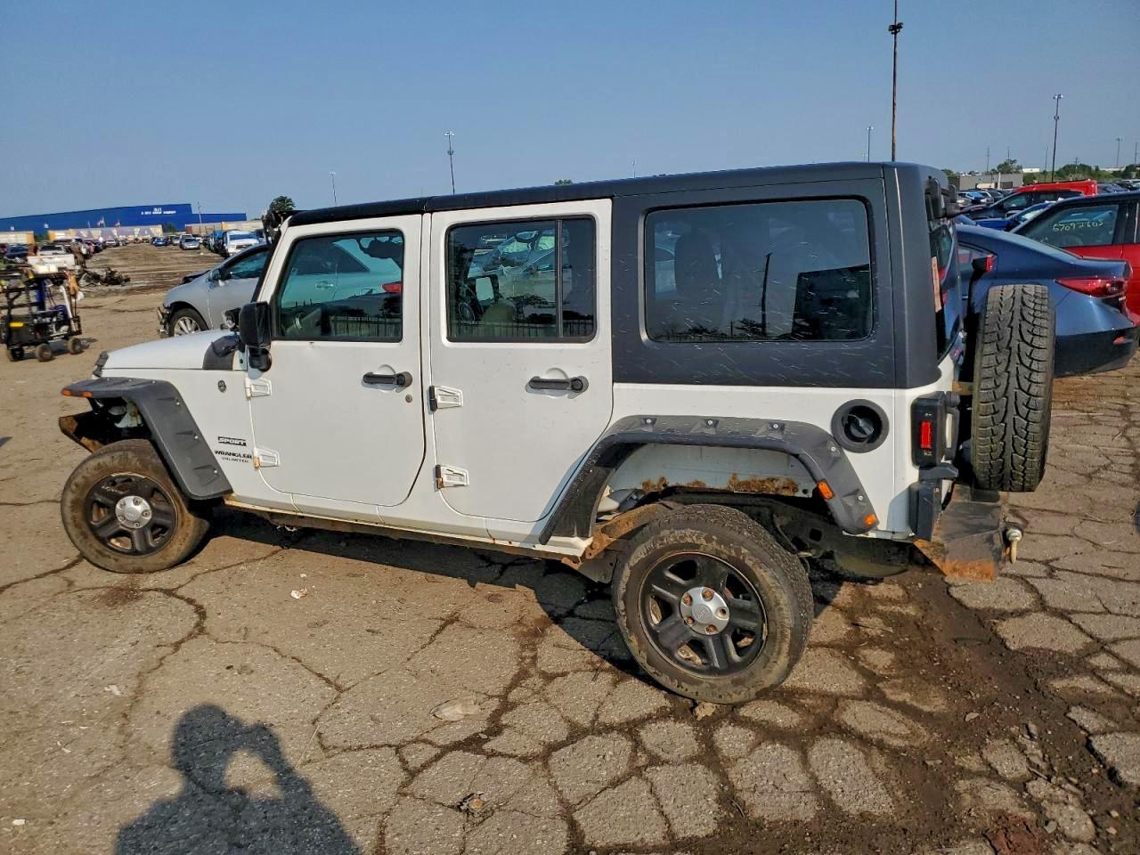 2016 Jeep Wrangler Unlimited Sport - Фото 2