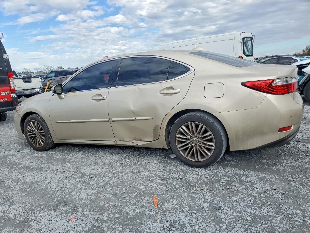 2015 Lexus Es 350 - Image 2