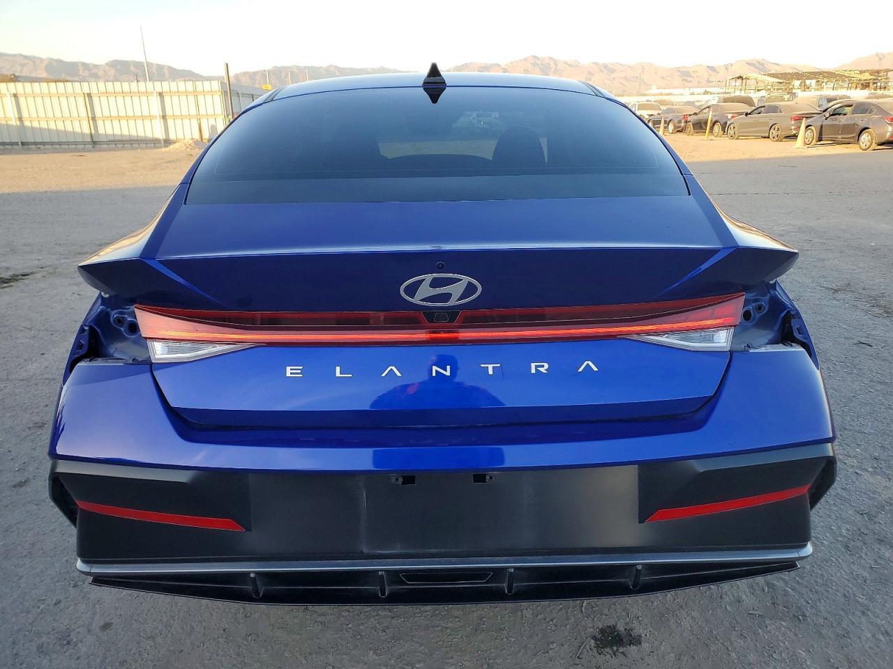2025 Hyundai Elantra Sel - Фото 6