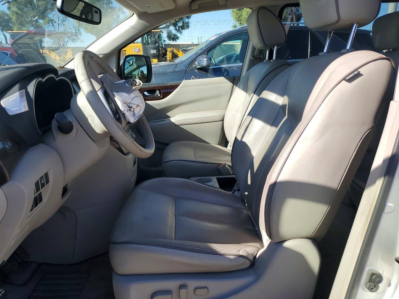 2013 Nissan Quest S - Фото 7