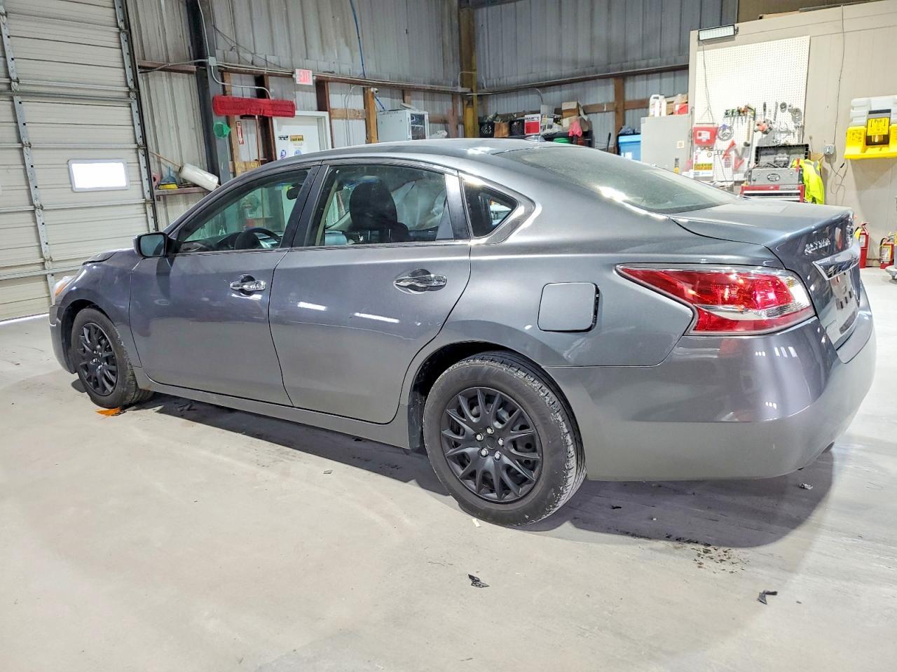 2014 Nissan Altima 2.5 - Image 2