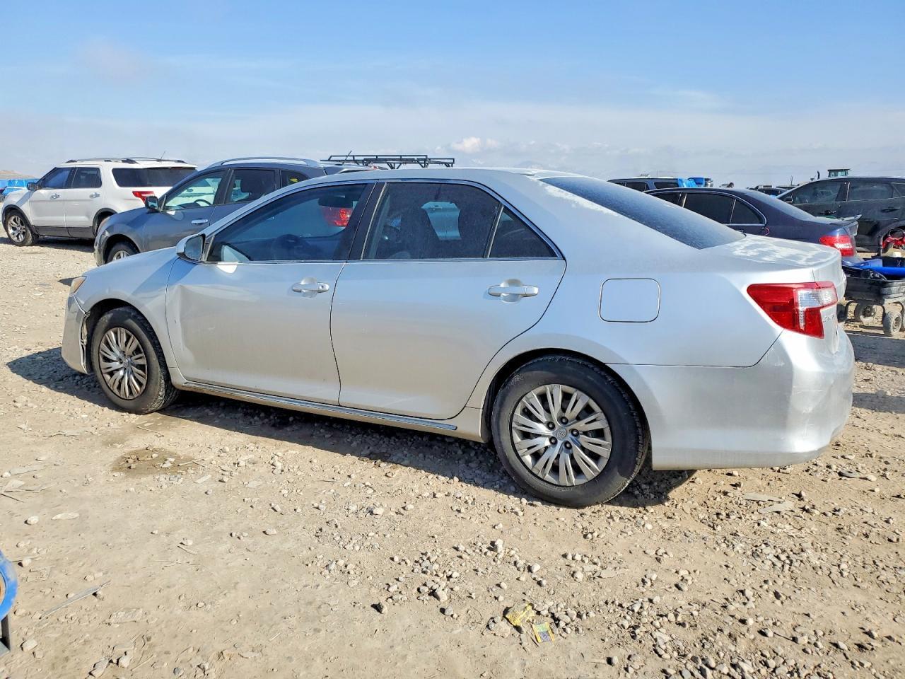 2012 Toyota Camry Base - Фото 2