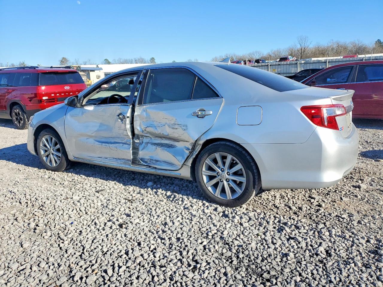 2012 Toyota Camry Hybrid - Image 2