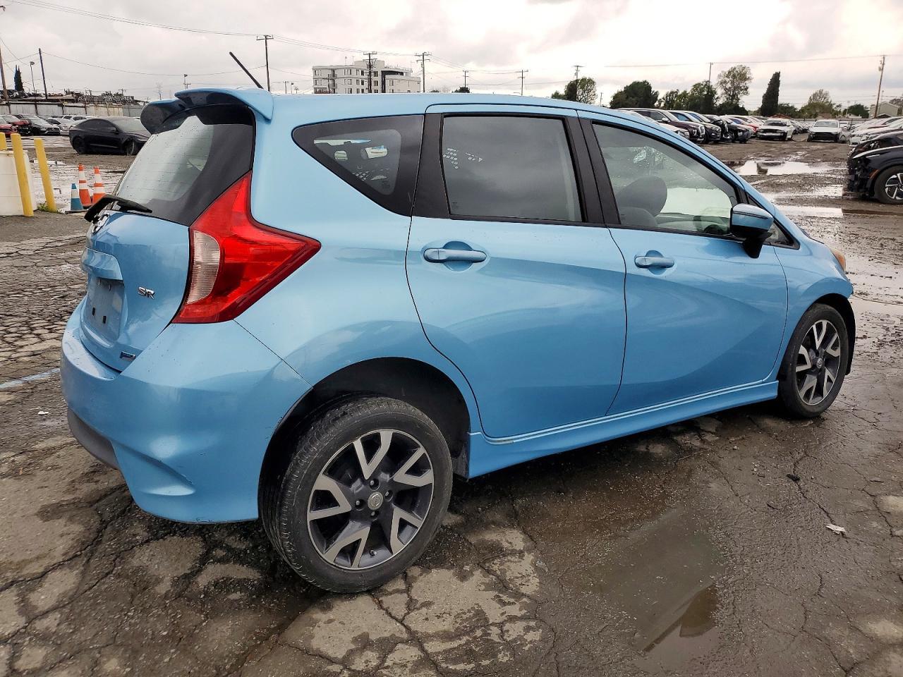 2015 Nissan Versa Note S - Фото 3