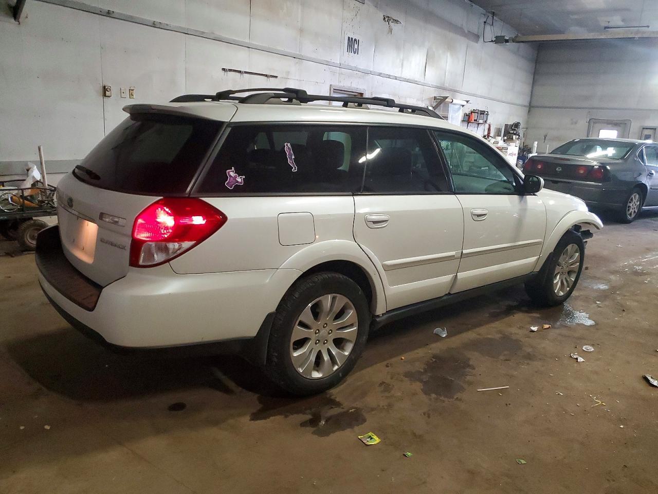 2009 Subaru Outback 2.5I Limited - Image 3
