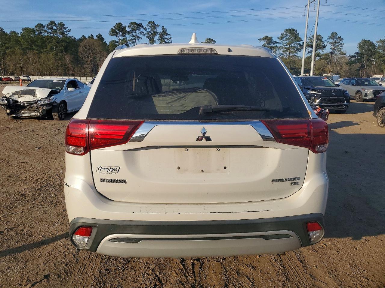 2019 Mitsubishi Outlander Se - Фото 6