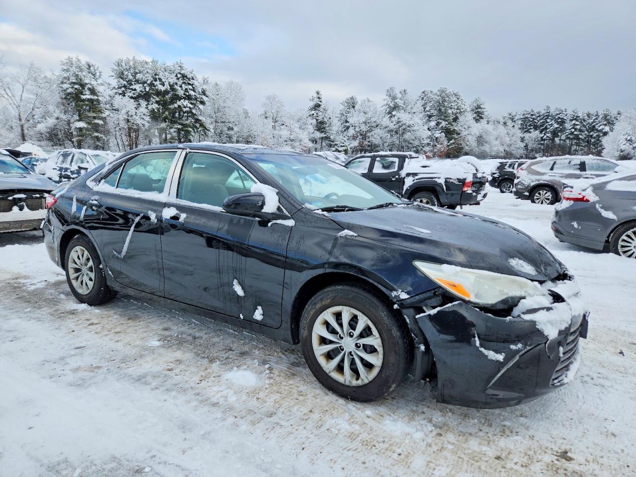 2016 Toyota Camry Le - Фото 4