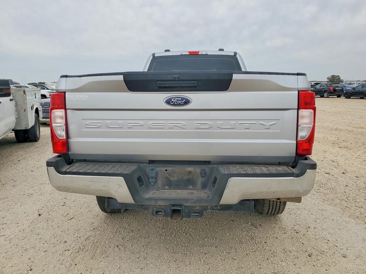 2022 Ford F250 Super Duty - Фото 6