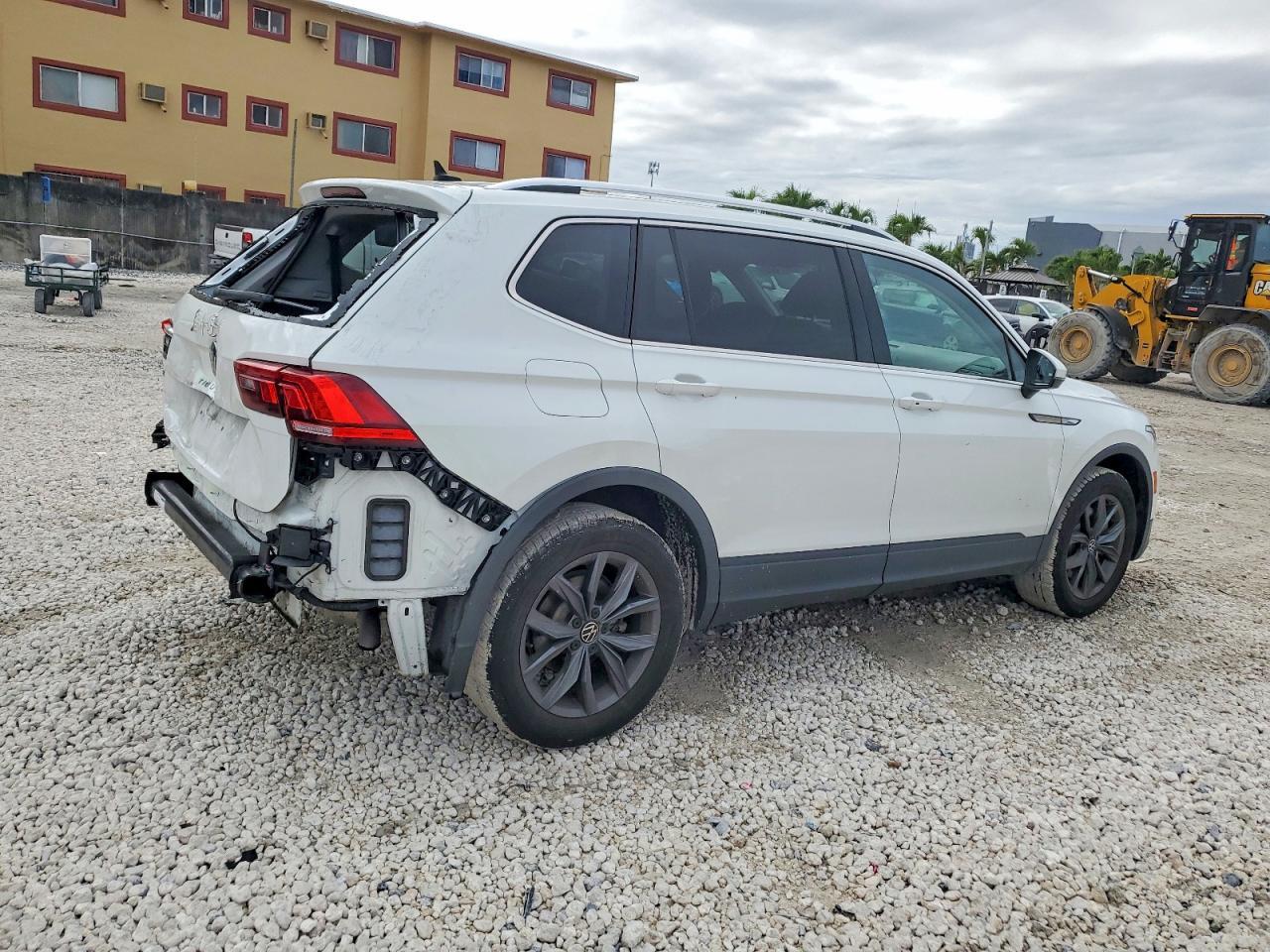 2022 Volkswagen Tiguan Se - Фото 3