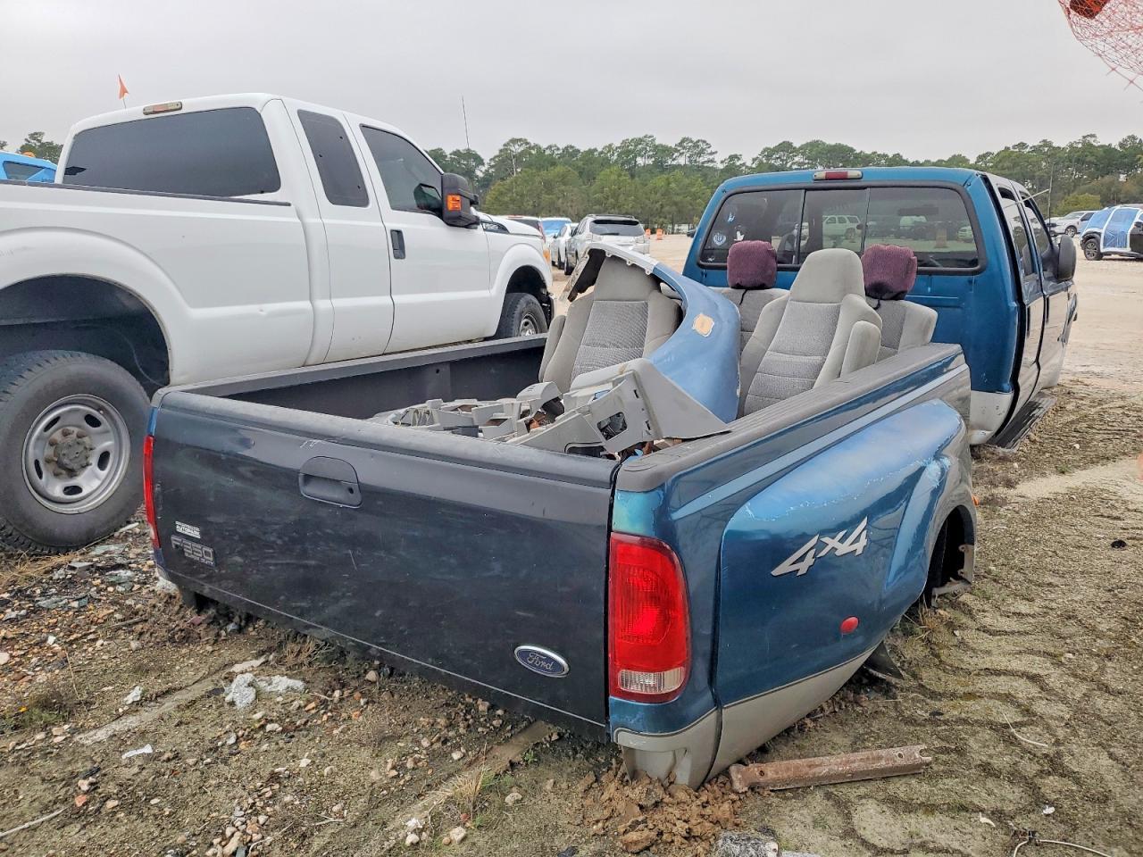 2002 Ford F350 Super Duty - Фото 3