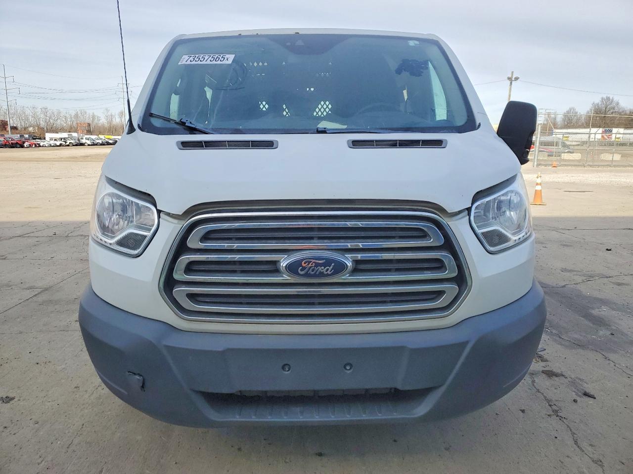 2018 Ford Transit T-250 Low Roof Cargo Van - Фото 5